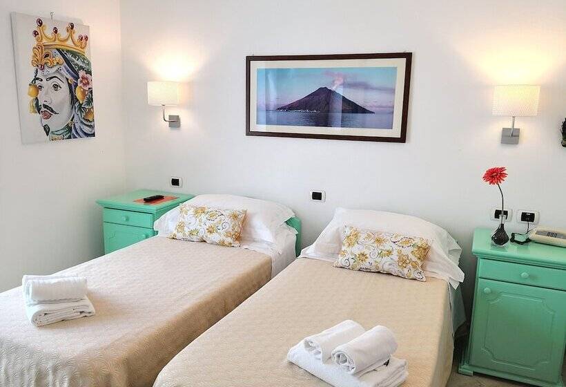 اتاق استاندارد با چشمانداز, Ossidiana Stromboli Center