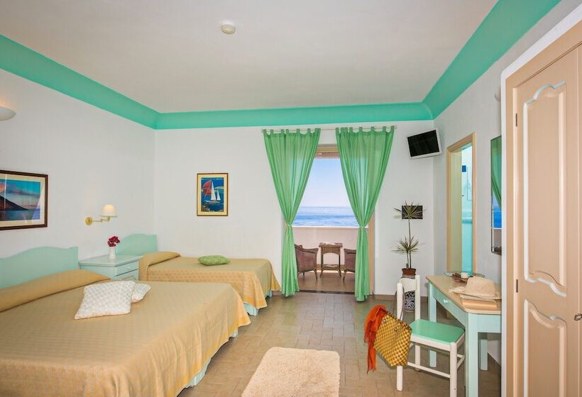 اتاق لوکس چهار تخته, Ossidiana Stromboli Center