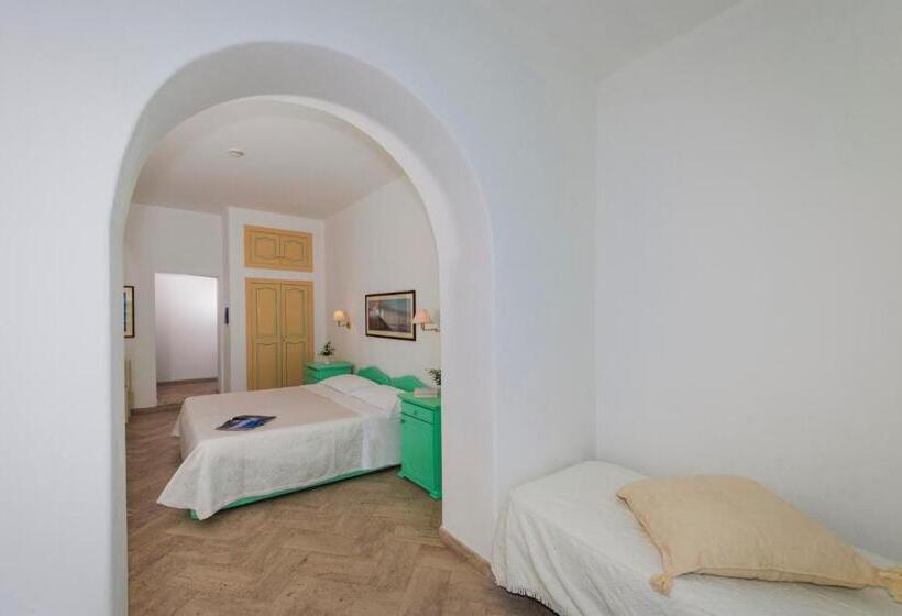 اتاق سوپریور چهار تخته, Ossidiana Stromboli Center
