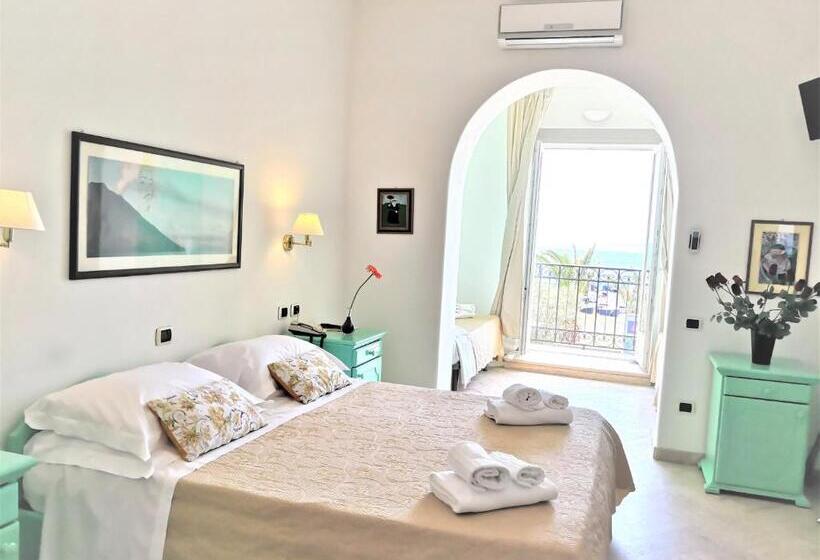 اتاق سوپریور چهار تخته, Ossidiana Stromboli Center