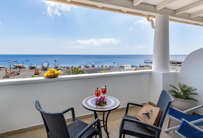 اتاق لوکس با چشمانداز دریا, Ossidiana Stromboli Center