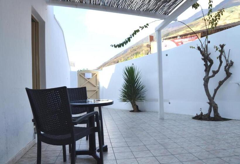 اتاق استاندارد با چشمانداز, Ossidiana Stromboli Center
