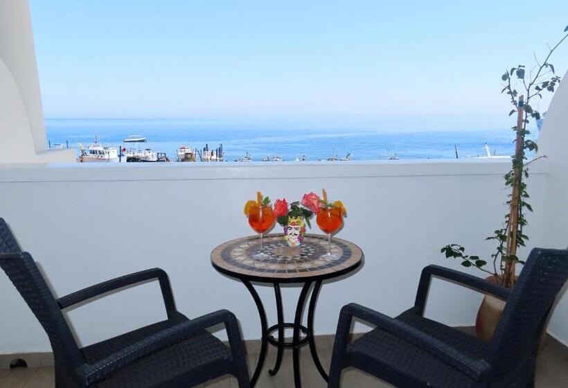 اتاق لوکس با چشمانداز دریا, Ossidiana Stromboli Center