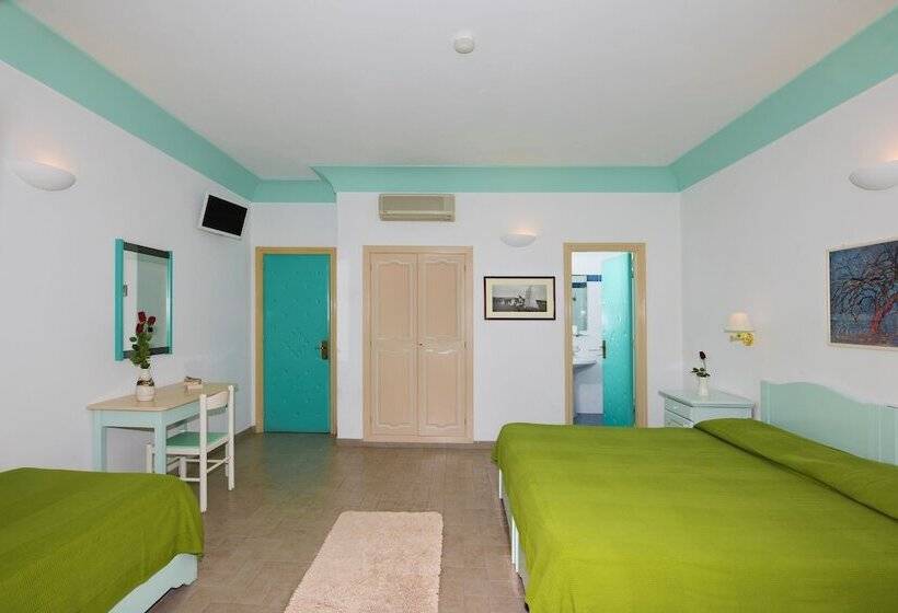 اتاق استاندارد سه نفره, Ossidiana Stromboli Center