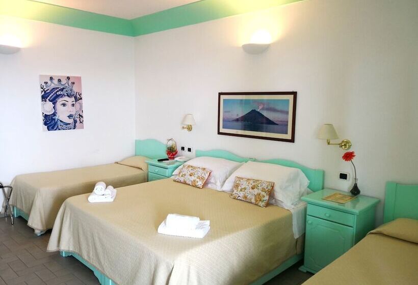 اتاق استاندارد چهار تخته, Ossidiana Stromboli Center