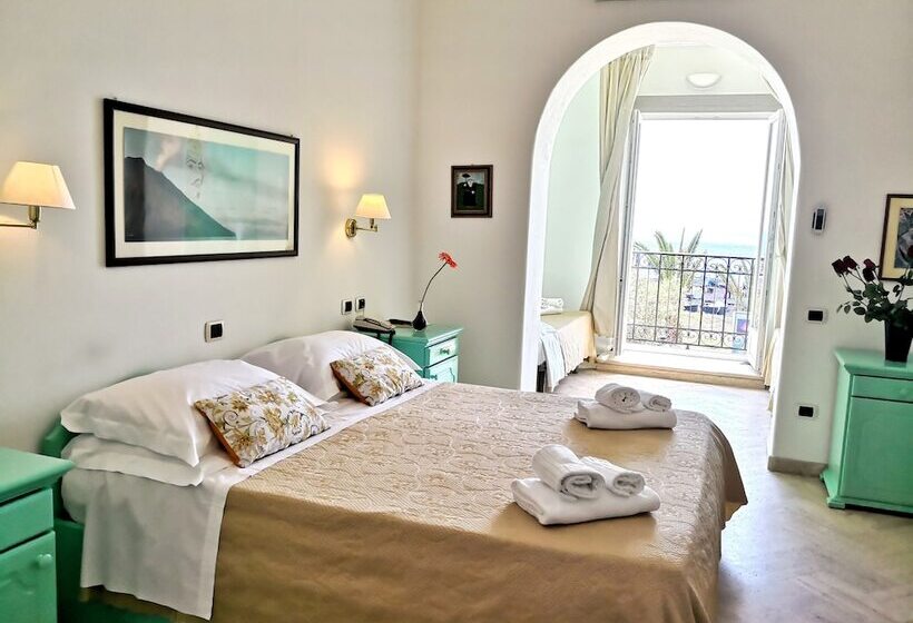 اتاق سوپریور چهار تخته, Ossidiana Stromboli Center