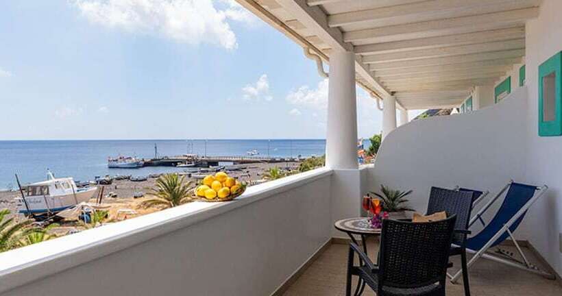 اتاق لوکس با چشمانداز دریا, Ossidiana Stromboli Center