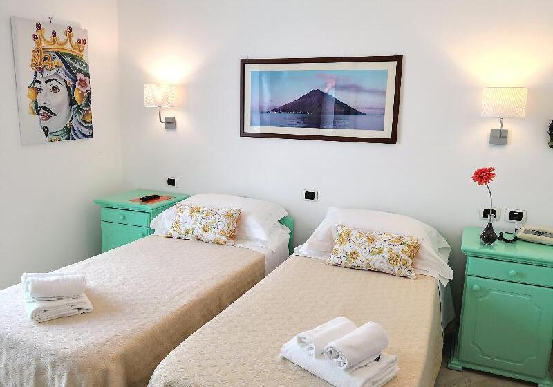 اتاق استاندارد, Ossidiana Stromboli Center