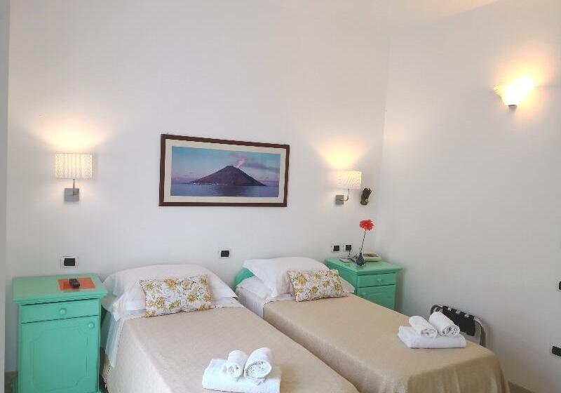 اتاق استاندارد, Ossidiana Stromboli Center