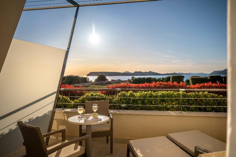 اتاق لوکس با بالکن و چشم‌انداز دریا, President Hotel, Valamar Collection