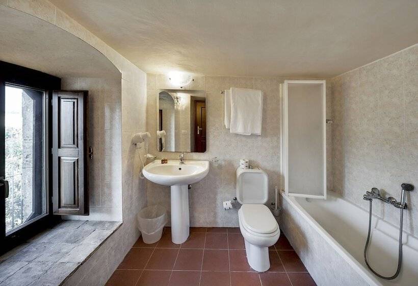 اتاق کلاسیک چهارنفره, Villa Giulia