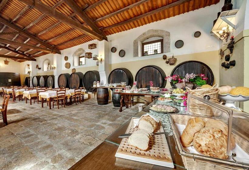 اتاق کلاسیک سه تخته, Villa Giulia