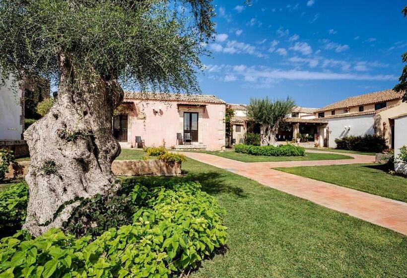 اتاق کلاسیک چهارنفره, Villa Giulia