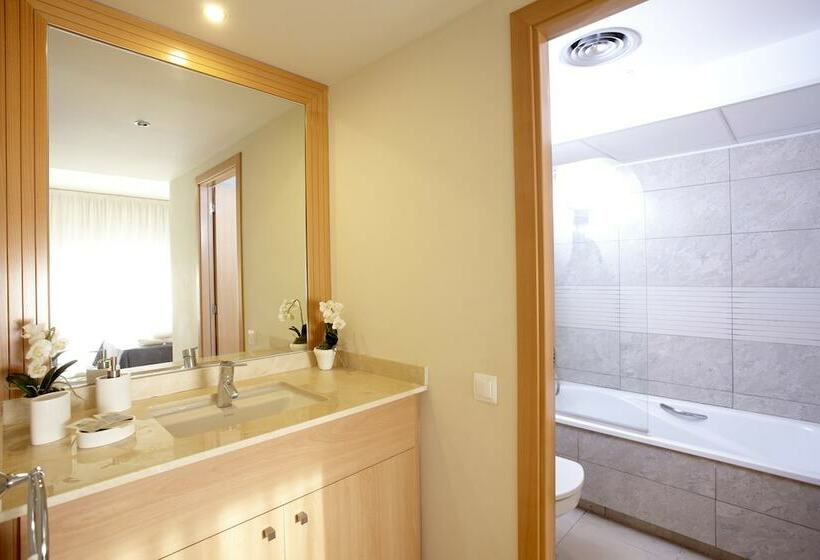 דירת שלושה חדרים, Ibersol Spa Aqquaria