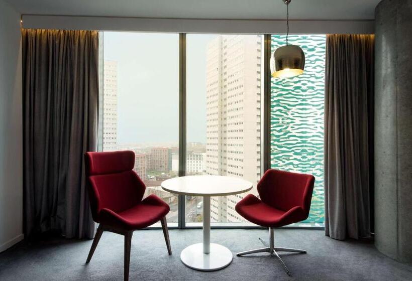مجموعه ویستا شهر, Radisson Blu Hotel, Birmingham