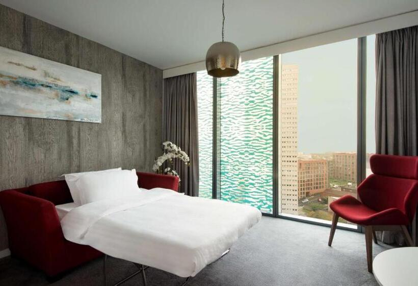 مجموعه ویستا شهر, Radisson Blu Hotel, Birmingham