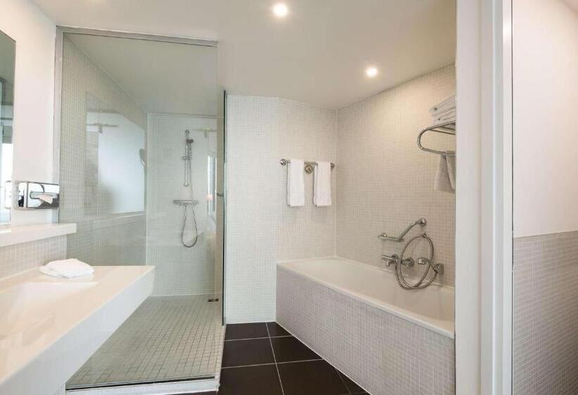 مجموعه ویستا شهر, Radisson Blu Hotel, Birmingham
