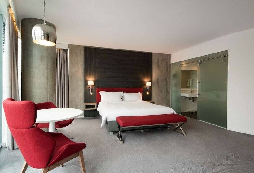 مجموعه ویستا شهر, Radisson Blu Hotel, Birmingham