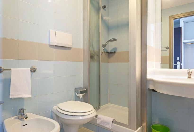 اتاق استاندارد, B&b Hotel Bologna
