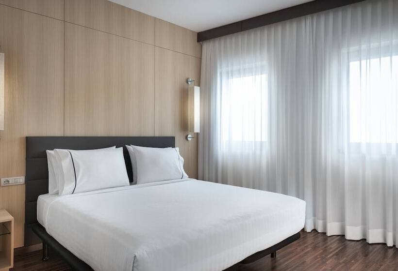 غرفة قياسية سرير مزدوج, Ac  By Marriott Milano