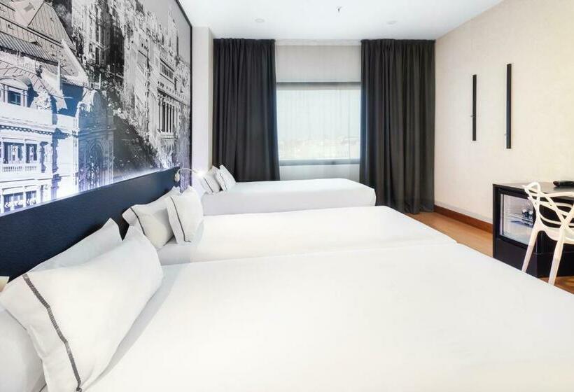 اتاق ساده سه‌ نفره, B&b Hotel Madrid Aeropuerto T4
