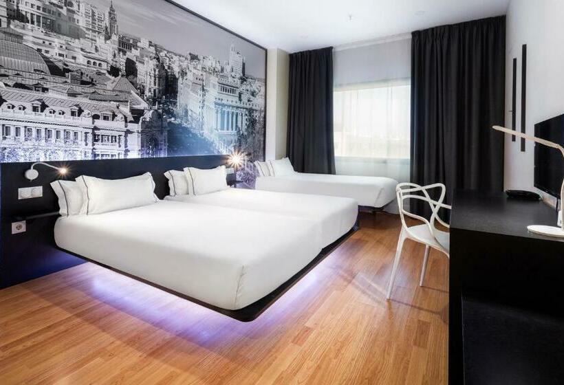 اتاق ساده سه‌ نفره, B&b Hotel Madrid Aeropuerto T4