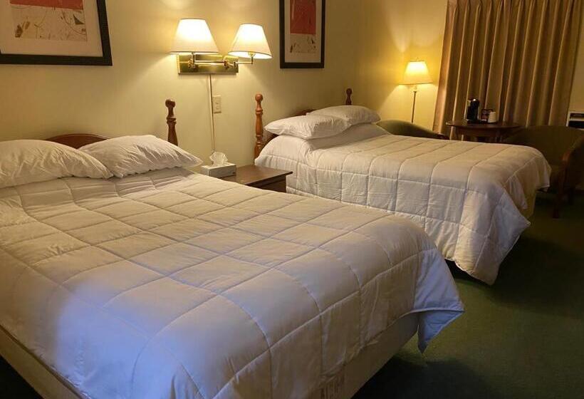 Standard Room 2 Double Beds, Ceilidh Country Lodge