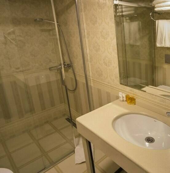اتاق استاندارد سه نفره, Deluxe Golden Horn Sultanahmet