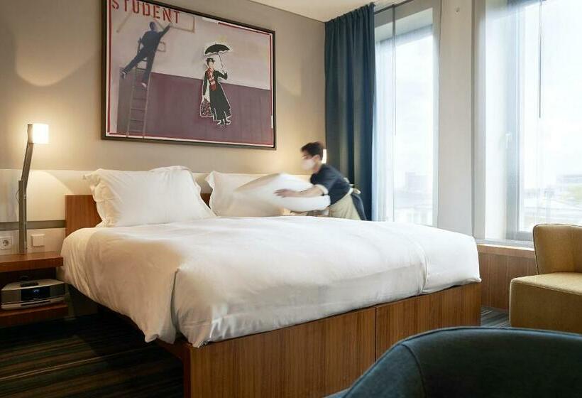 Superior Room King Size Bed, Dorint Kurfurstendamm Berlin