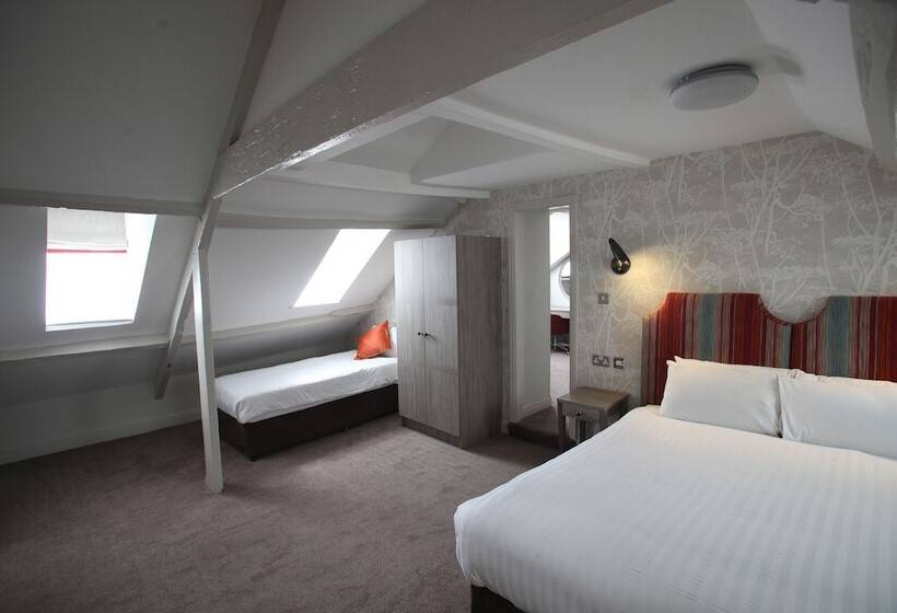 带2个双人床的标准工作室, Doubletree By Hilton York