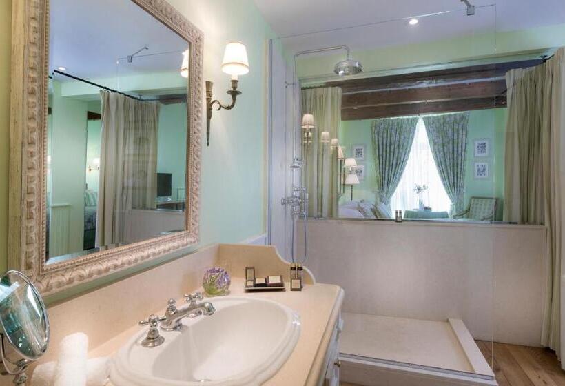 اتاق پرمیوم, Hôtel De Toiras