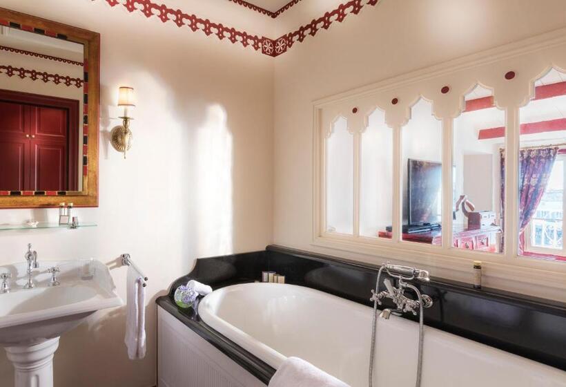 سوئیت پریمیوم, Hôtel De Toiras