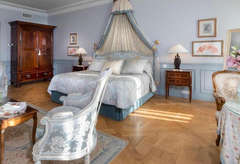 سوئیت پریمیوم, Hôtel De Toiras