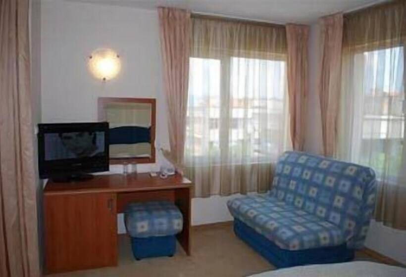 اتاق استاندارد با بالکن, Italia