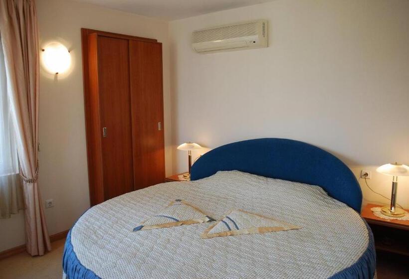 اتاق استاندارد با بالکن, Italia