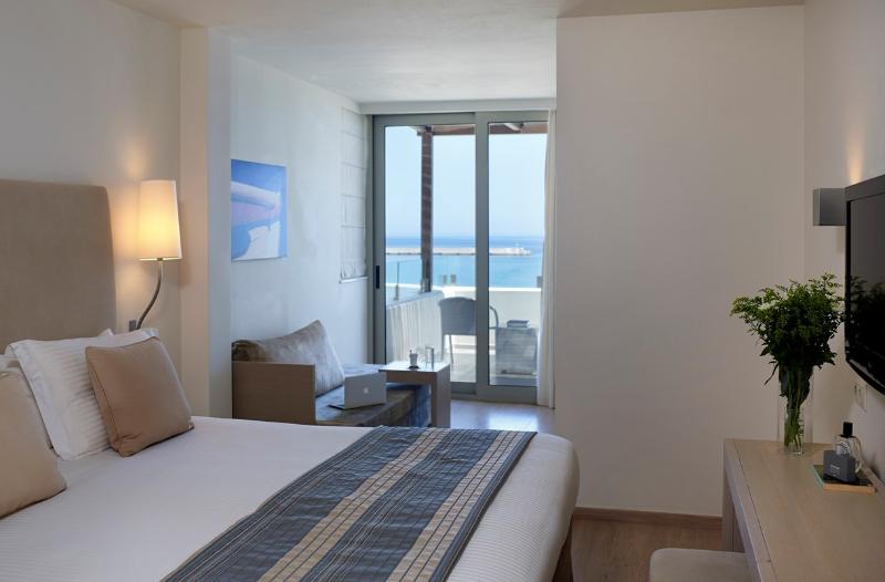 デラックススイート, Kriti Beach