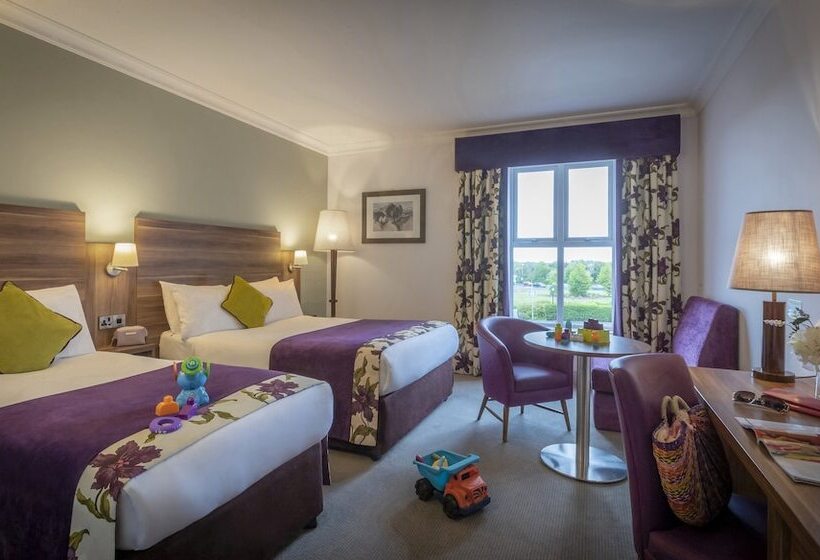 Chambre Familiale, Maldron  & Leisure Centre, Oranmore Galway