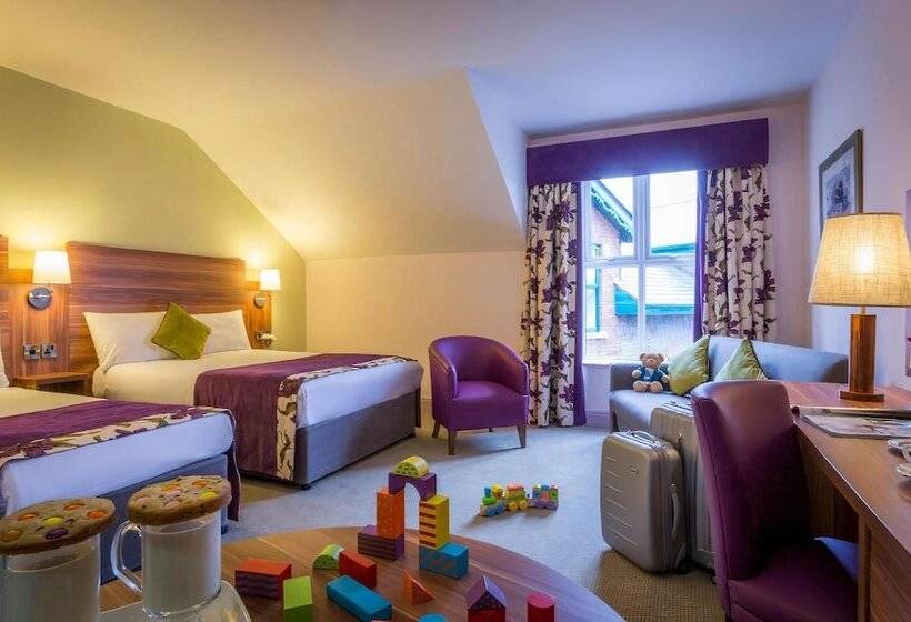 Familienzimmer, Maldron  & Leisure Centre, Oranmore Galway