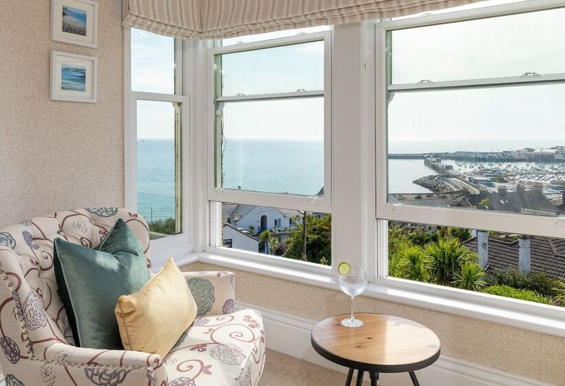 اتاق سوپریور, Penzance