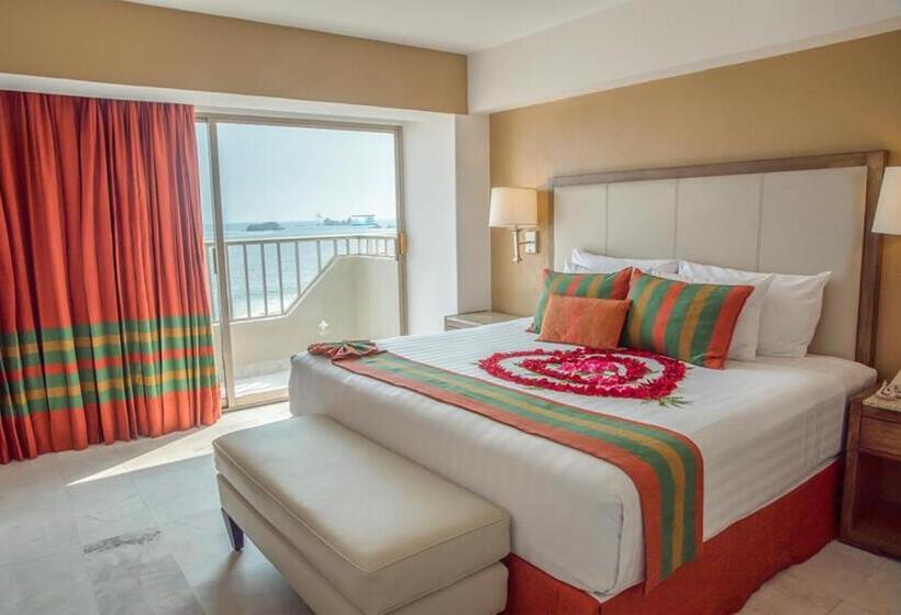 Standard Room Double Bed with Views, Tesoro Ixtapa All Inclusive