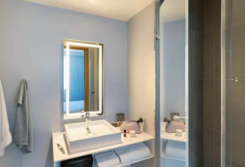 Chambre Supérieure, Novotel Paris Centre Gare Montparnasse