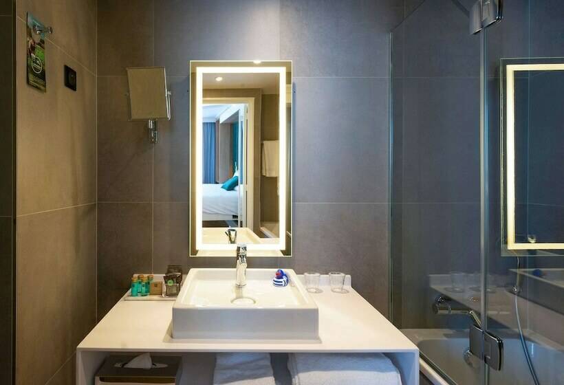 Chambre Familiale, Novotel Paris Centre Gare Montparnasse