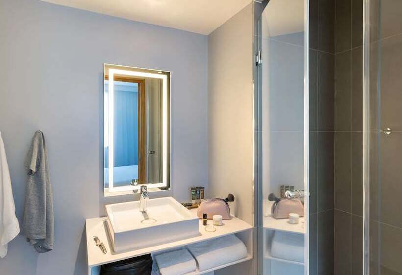 Chambre Supérieure, Novotel Paris Centre Gare Montparnasse