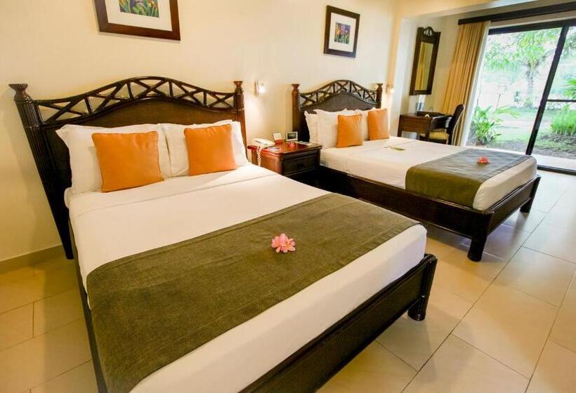 اتاق استاندارد با چشم‌انداز دریاچه, Warwick Le Lagon Resort & Spa, Vanuatu