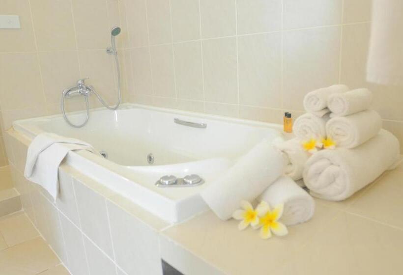 ویلای استاندارد با چشم‌انداز باغ, Warwick Le Lagon Resort & Spa, Vanuatu