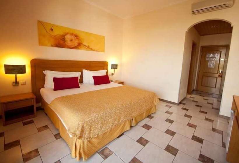 Quarto Triplo Standart, Hospedaria Frangaria