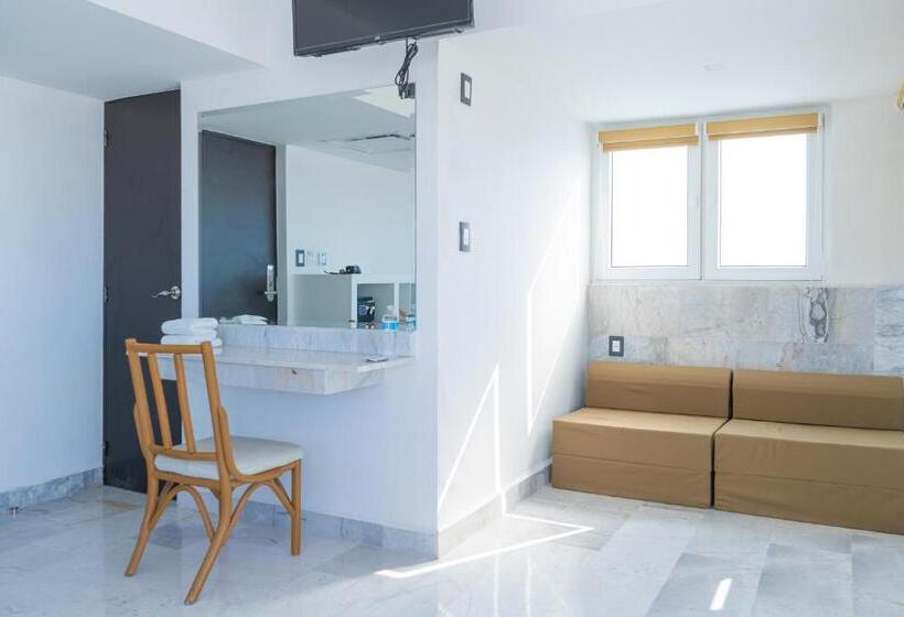 اتاق استاندارد با بالکن و چشم‌انداز دریا, Hawaii Hotel Veracruz