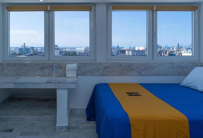 اتاق لوکس با چشم‌انداز دریا, Hawaii Hotel Veracruz