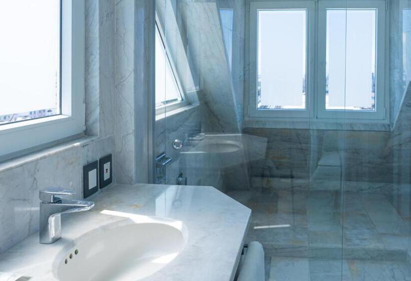 اتاق لوکس با چشم‌انداز دریا, Hawaii Hotel Veracruz