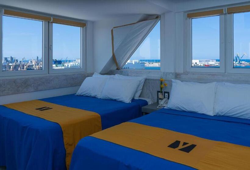 اتاق لوکس با چشم‌انداز دریا, Hawaii Hotel Veracruz